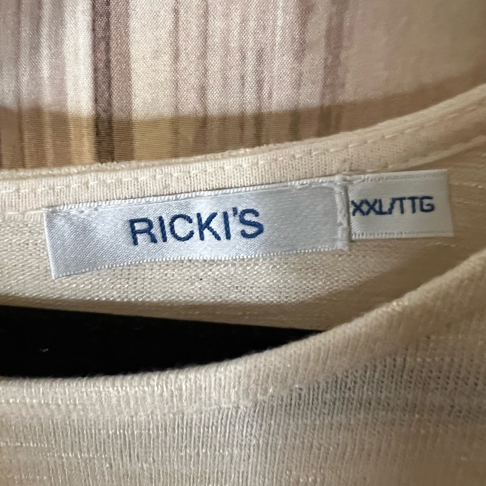 Ricki’s Short Sleeve Top With Buttons Sz XXL - Picture 6 of 6